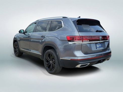 Used 2025 Volkswagen Atlas SEL AWD/4WD image 4