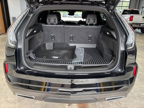 Used 2024 Cadillac XT4 Sport image 8