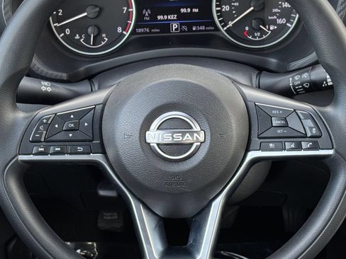 Used 2025 Nissan Sentra SV FWD image 21