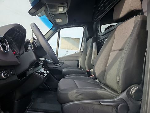 New 2025 Mercedes-Benz Sprinter 2500 image 8