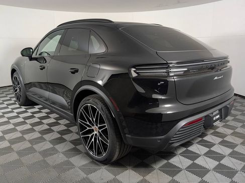 New 2026 Porsche Macan 4 Electric image 3