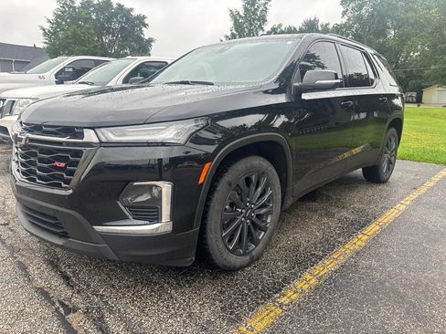 Used 2023 Chevrolet Traverse RS w/ LPO, Floor Liner Package FWD image 3