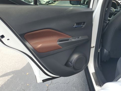 Certified 2021 Nissan Kicks SR w/ Interior Electronics Package image 11