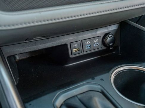 Used 2022 Toyota Highlander XLE image 30