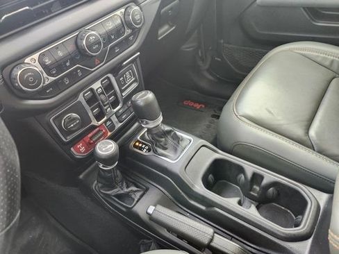 Used 2024 Jeep Gladiator Mojave w/ Convenience Group AWD/4WD image 18