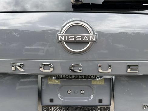 Certified 2023 Nissan Rogue Platinum w/ Platinum Premium Package FWD image 10