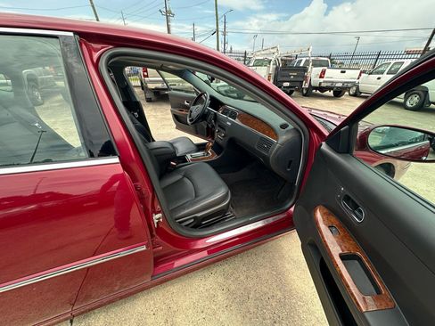 Used 2005 Buick LaCrosse CXS w/ Chrome Appearance Package FWD image 37