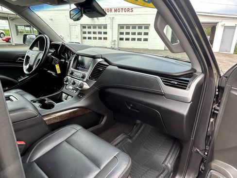 Used 2018 Chevrolet Suburban LT AWD/4WD image 18