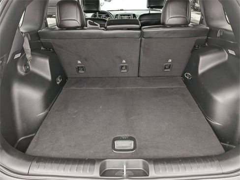 Certified 2021 Jeep Cherokee Trailhawk w/ Trailer Tow Group image 27