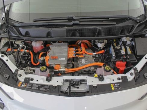 Used 2023 Chevrolet Bolt LT w/ Driver Confidence Package FWD image 13