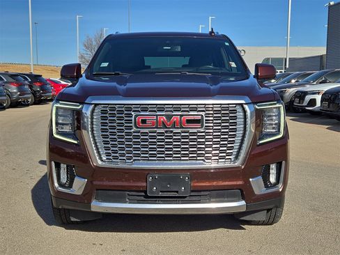 Used 2022 GMC Yukon XL Denali image 10