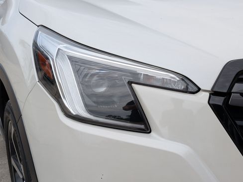 Certified 2022 Subaru Forester Touring AWD/4WD image 9