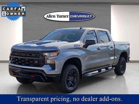 Used 2025 Chevrolet Silverado 1500 Custom Trail Boss w/ LPO, Dark Essentials Package image 3