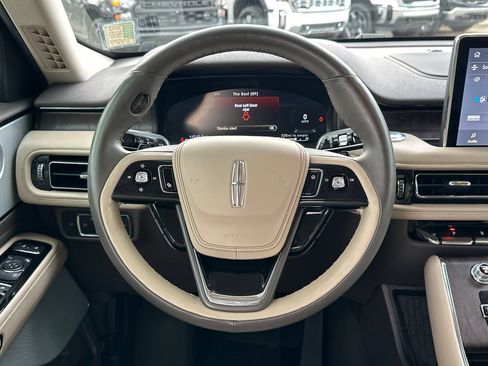 Used 2022 Lincoln Aviator Reserve w/ Equipment Group 201A RWD image 26