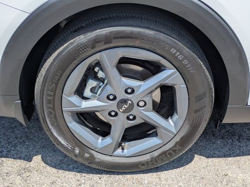 Certified 2025 Kia K4 FWD image 9