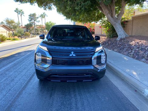 Used 2024 Mitsubishi Outlander SE Black Edition image 16