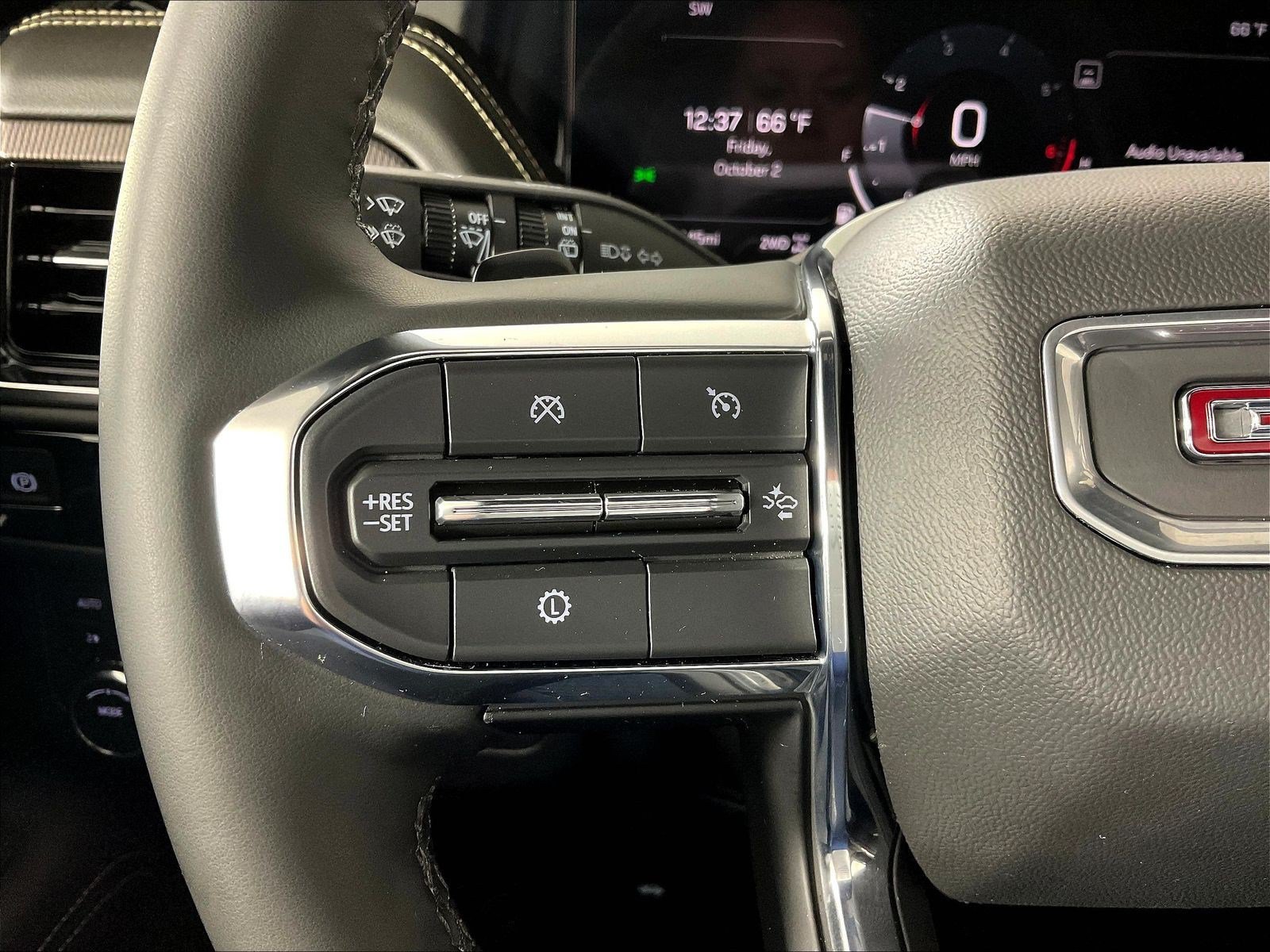 Used 2025 GMC Yukon Elevation AWD/4WD image 11