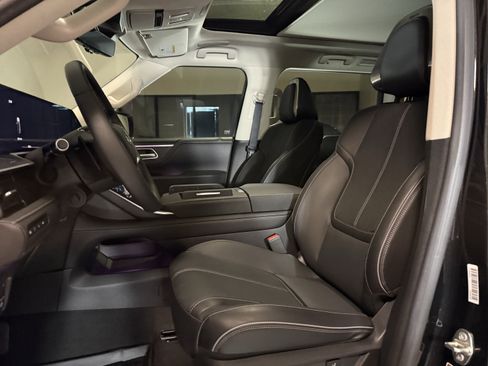 Used 2025 INFINITI QX80 Sensory AWD/4WD image 12
