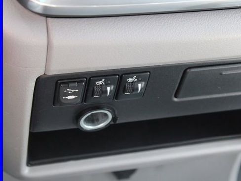 Used 2015 Toyota Sienna XLE FWD image 43