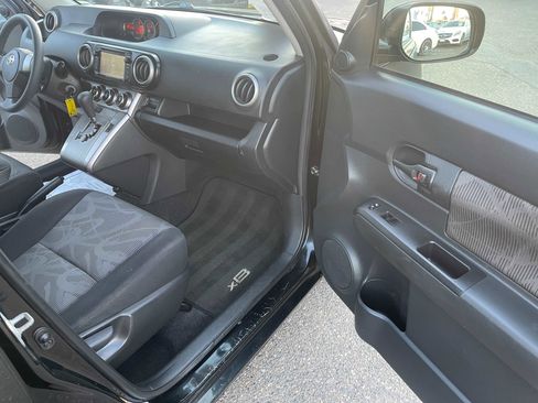 Used 2014 Scion xB image 13