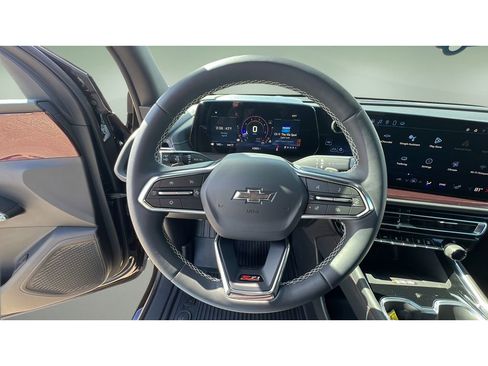 Certified 2025 Chevrolet Traverse Z71 w/ Driver Confidence Package AWD/4WD image 22