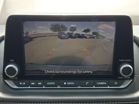 Used 2023 Nissan Rogue SV image 15