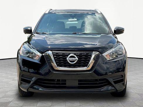 Used 2020 Nissan Kicks SR w/ SR Premium Package FWD image 2