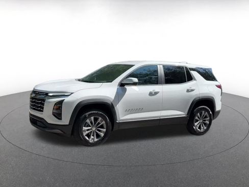 Used 2025 Chevrolet Equinox LT FWD image 8