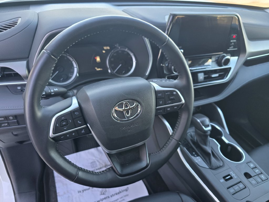 Certified 2025 Toyota Highlander XLE AWD/4WD image 16