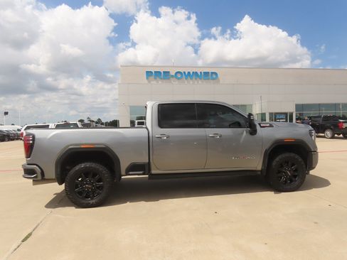 Used 2024 GMC Sierra 2500 AT4 AWD/4WD image 10