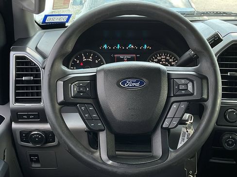 Used 2017 Ford F150 XLT w/ Trailer Tow Package image 25