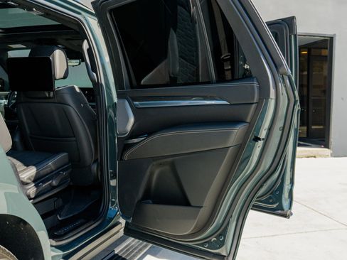 Used 2025 Cadillac Escalade V w/ LPO, ONYX Package AWD/4WD image 63
