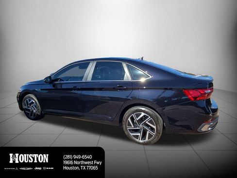 Used 2023 Volkswagen Jetta SEL image 6