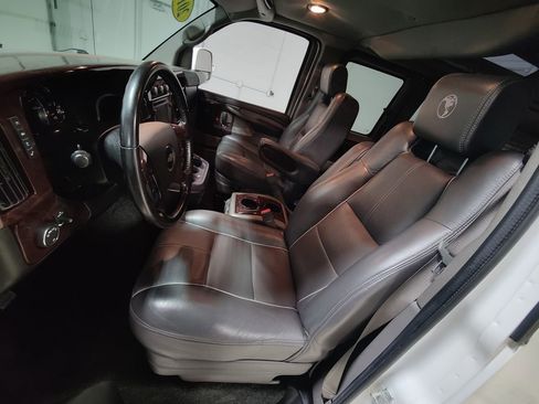 Used 2015 Chevrolet Express 2500 Extended image 42