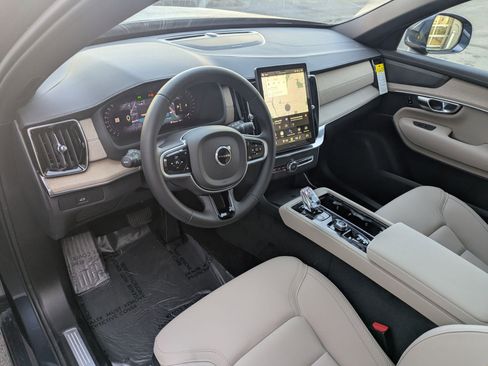 New 2026 Volvo XC90 B6 Plus w/ Protection Package Premier image 12