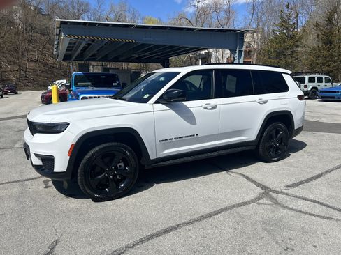 Certified 2024 Jeep Grand Cherokee L Limited w/ Black Appearance Package image 1