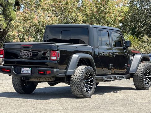Used 2021 Jeep Gladiator Rubicon w/ Trailer Tow Package AWD/4WD image 4