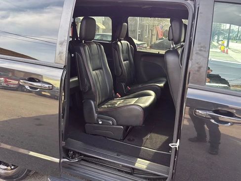 Used 2020 Dodge Grand Caravan GT FWD image 25