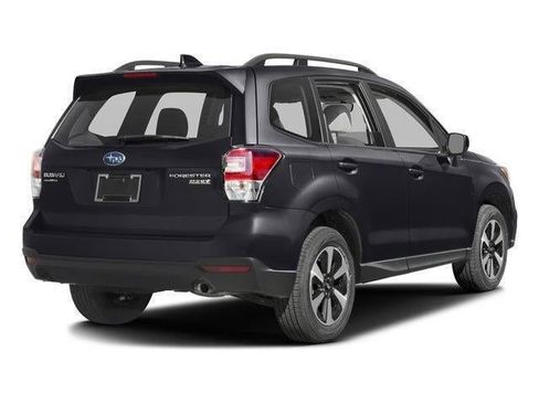 Used 2017 Subaru Forester 2.5i Premium AWD/4WD image 3