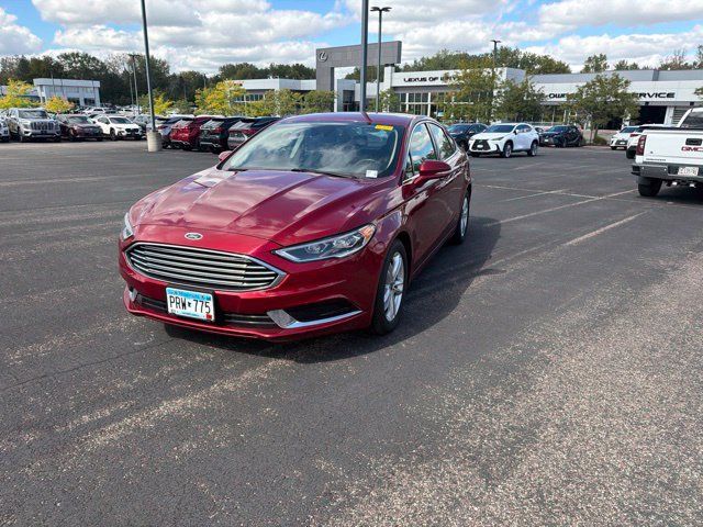 Used 2018 Ford Fusion SE w/ Fusion SE Technology Package FWD image 7