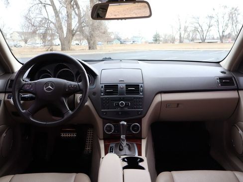 Used 2011 Mercedes-Benz C 300 4MATIC Sedan image 16
