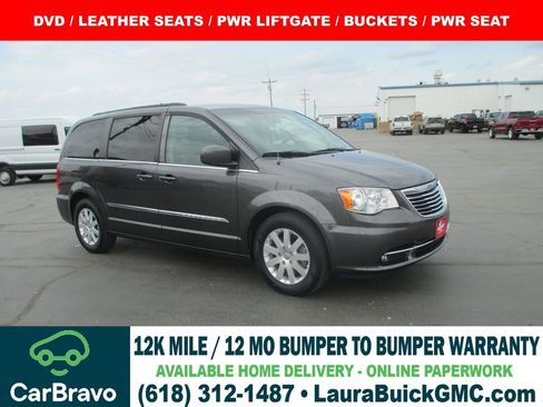 Used 2016 Chrysler Town & Country Touring image 1