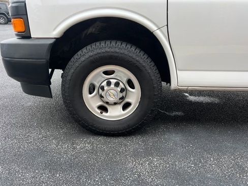 Used 2021 Chevrolet Express 2500 Work Van image 10