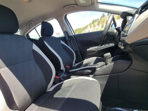 Used 2022 Nissan Versa SV w/ Trunk Package FWD image 40