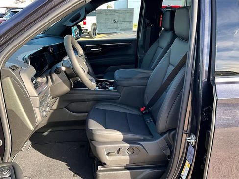 New 2026 Chevrolet Suburban LT w/ Comfort Package image 10