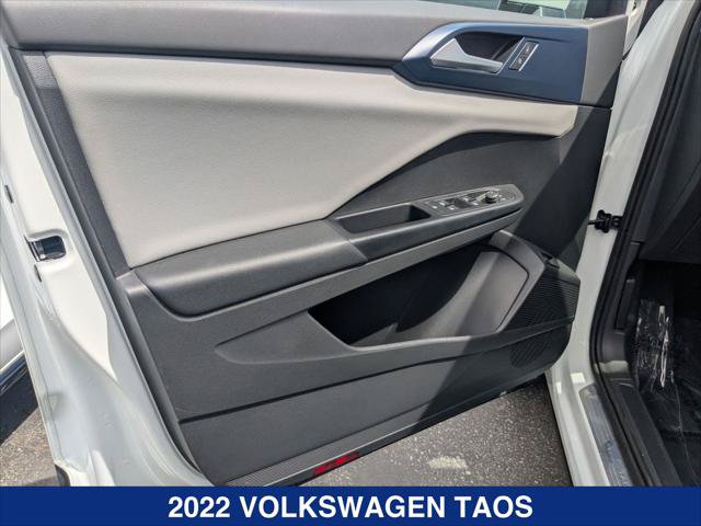 Certified 2022 Volkswagen Taos SE AWD/4WD image 9