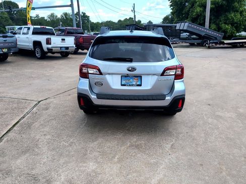 Used 2018 Subaru Outback 2.5i Limited image 6