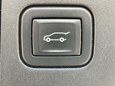 Used 2021 Cadillac XT5 Sportv w/ LPO, Floor Liner Package AWD/4WD image 23
