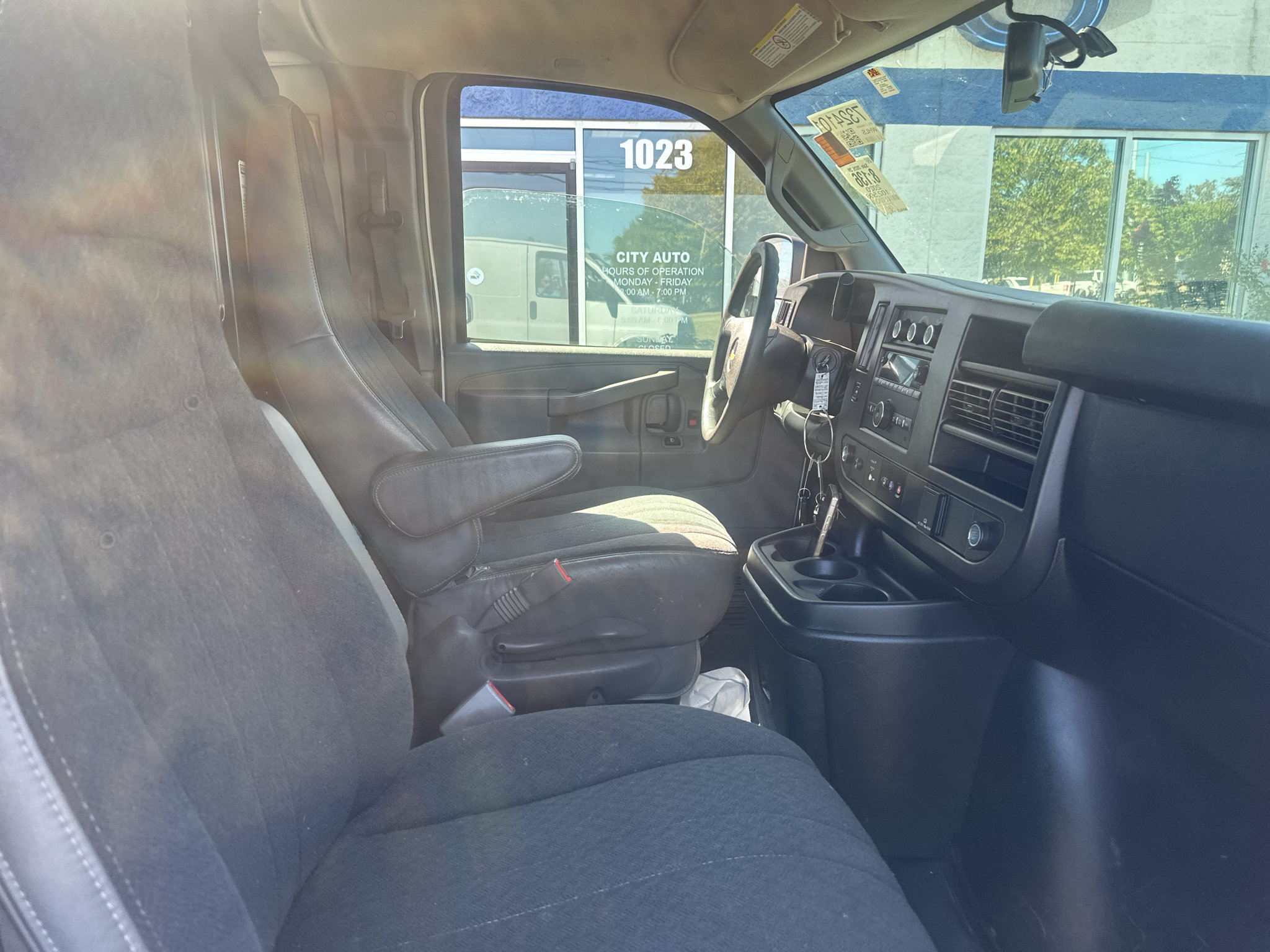 Used 2020 Chevrolet Express 2500 w/ Driver Convenience Package RWD image 10
