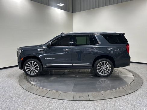 Used 2021 GMC Yukon Denali w/ Denali Premium Package image 9